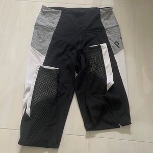 Victoria’s Secret Pink Ultimate Leggings. Size: Medium